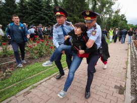 Из Бостандыкского отделения полиции отпустили задержанных 