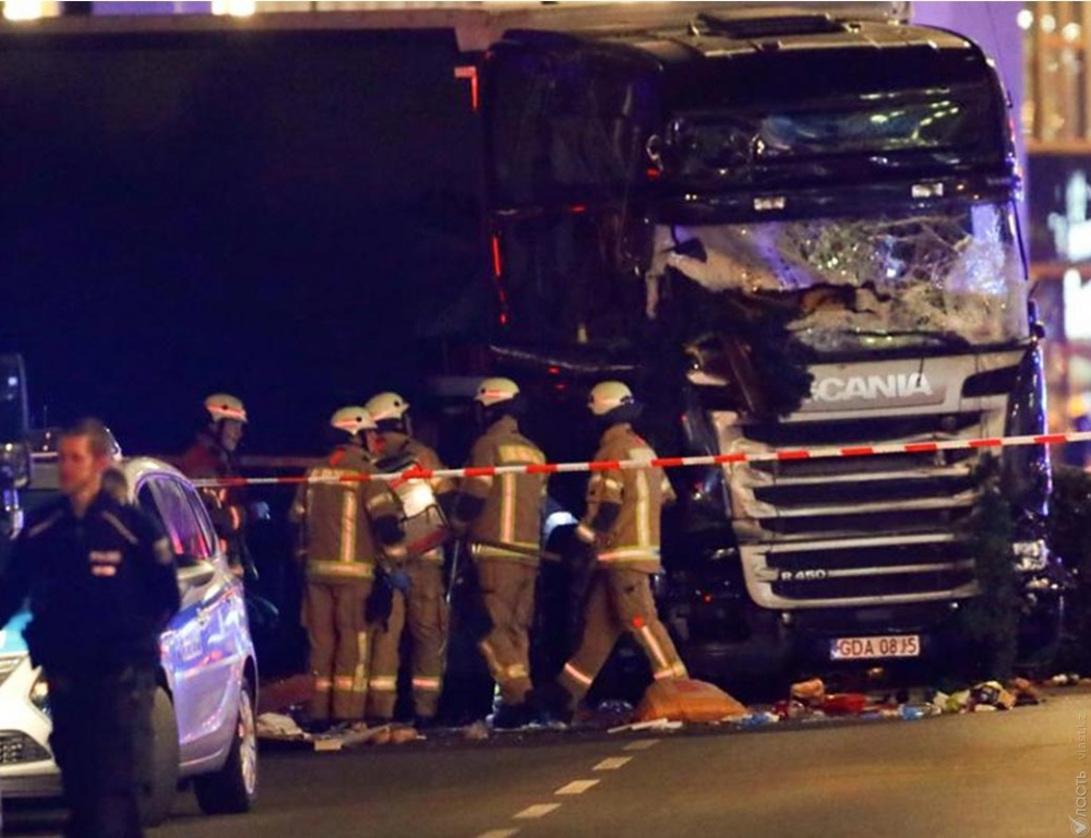 Полиция установила личность водителя грузовика, задавившего людей в Берлине