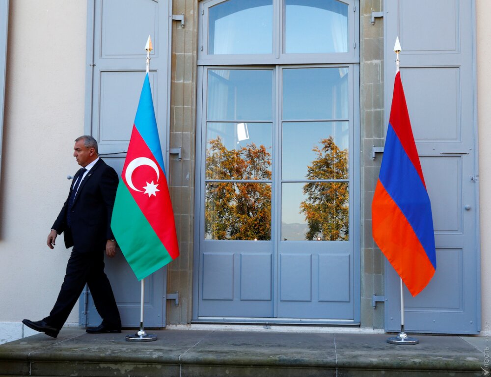 Азербайджан и Армения возобновили военные действия в Нагорном Карабахе