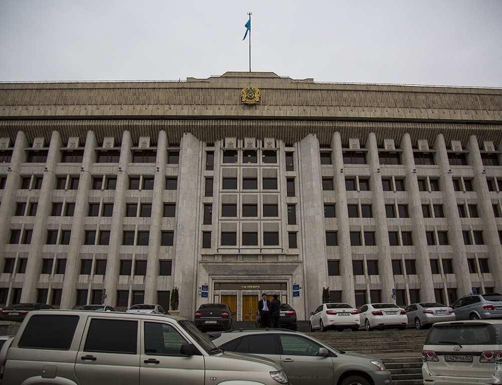 ​Семьи скончавшихся после перестрелки в Алматы полицейских получат дополнительную помощь в 10 млн. тенге 