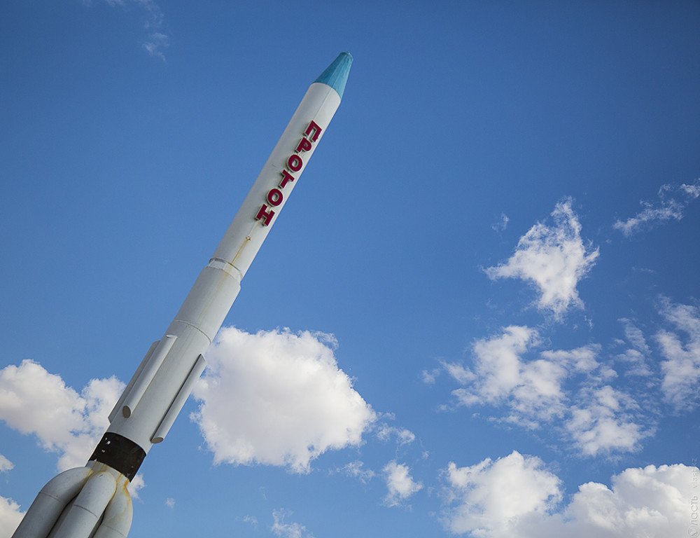 С космодрома «Байконур» запущена ракета-носитель со спутником связи