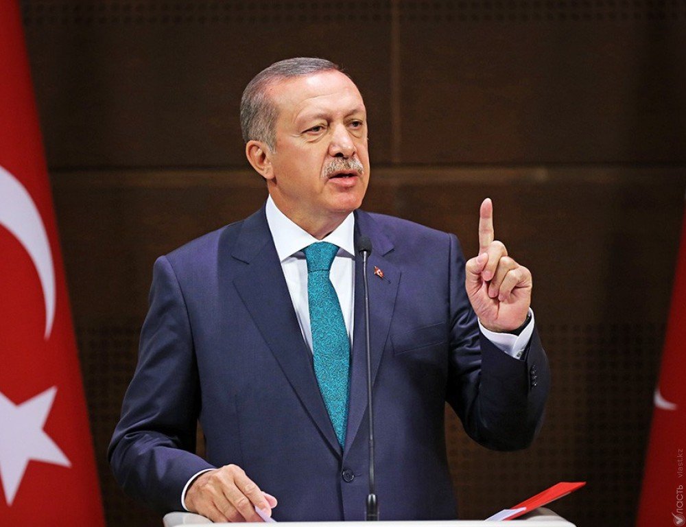 Турция проголосовала за расширение полномочий президента 