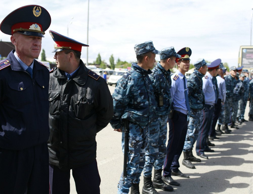 В преддверии майских праздников полиция Алматы переведена на усиленный вариант несения службы