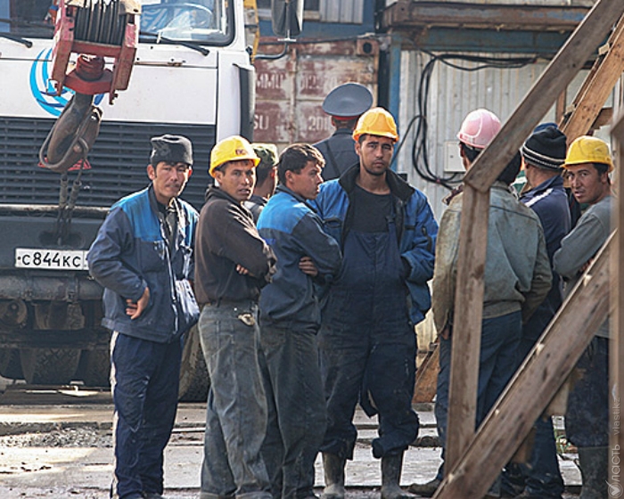 Трудовым мигрантам запретят работать в проектах, реализуемых за счет госбюджета - Сапарбаев