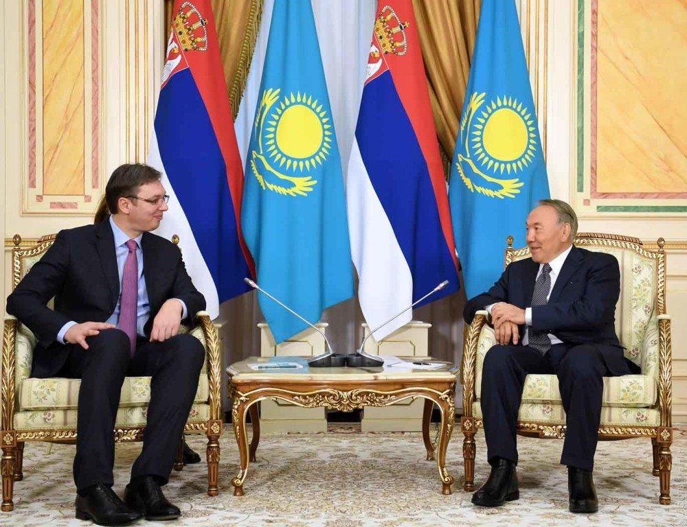 Назарбаев поздравил Вучича с избранием на пост президента Сербии 