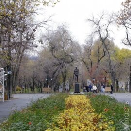 Суд Алматы не увидел нарушений в отказе акимата Санжару Бокаеву и Мурату Адаму в проведении митинга 