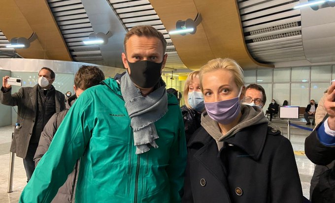 Алексея Навального задержали после прохождения погранконтроля  