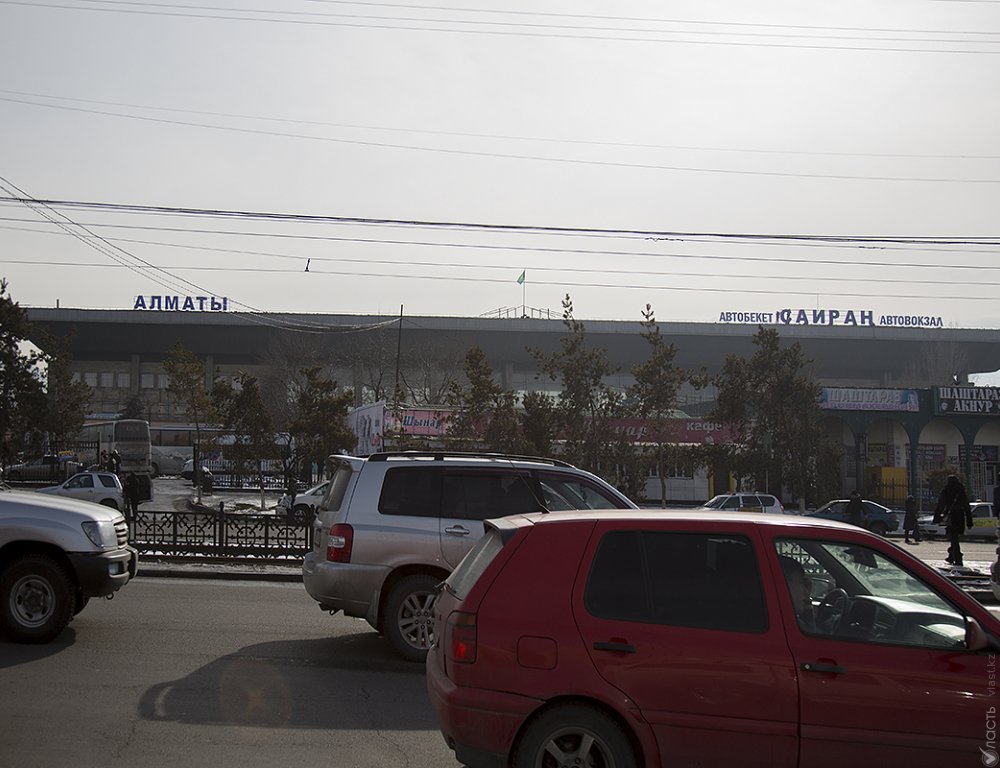 Сотрудники автовокзала «Сайран» не знают, когда завершится его реконструкция