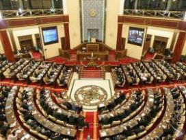 Парламент принял закон о минимальных социальных стандартах