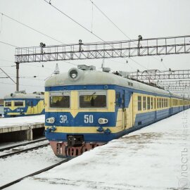 В Жамбылской области под поездом погибли двое железнодорожников