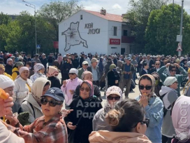 Протестующие жители Кульсары требуют, чтобы к ним приехал Токаев