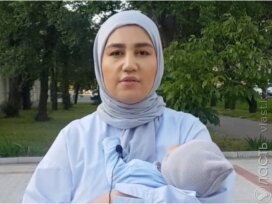 Экс-супруга депутата маслихата города Конаев требует обязать его вернуть сына