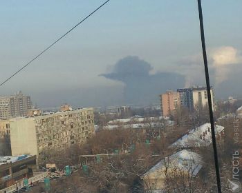В Алматы горел завод дорожных знаков