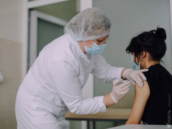 Еще 43 тысячи человек в Казахстане получили первую дозу вакцины от коронавируса 