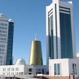 Парламент и правительство должны вести работу только на государственном языке – Назарбаев 