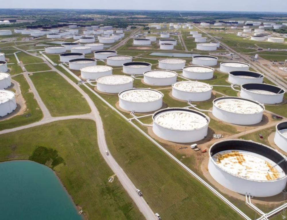 МЭА и ОПЕК ожидают сокращения запасов нефти до 500 тыс. баррелей в сутки
