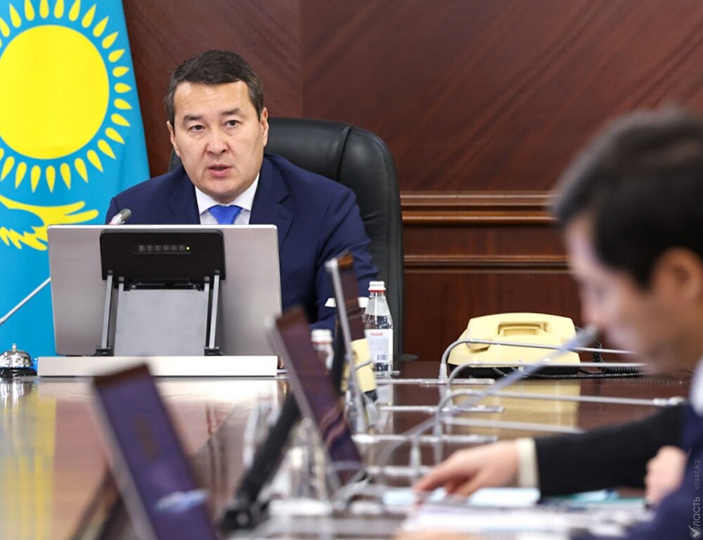 Интересы казахстанцев и обеспечение их работой являются первостепенными – Смаилов