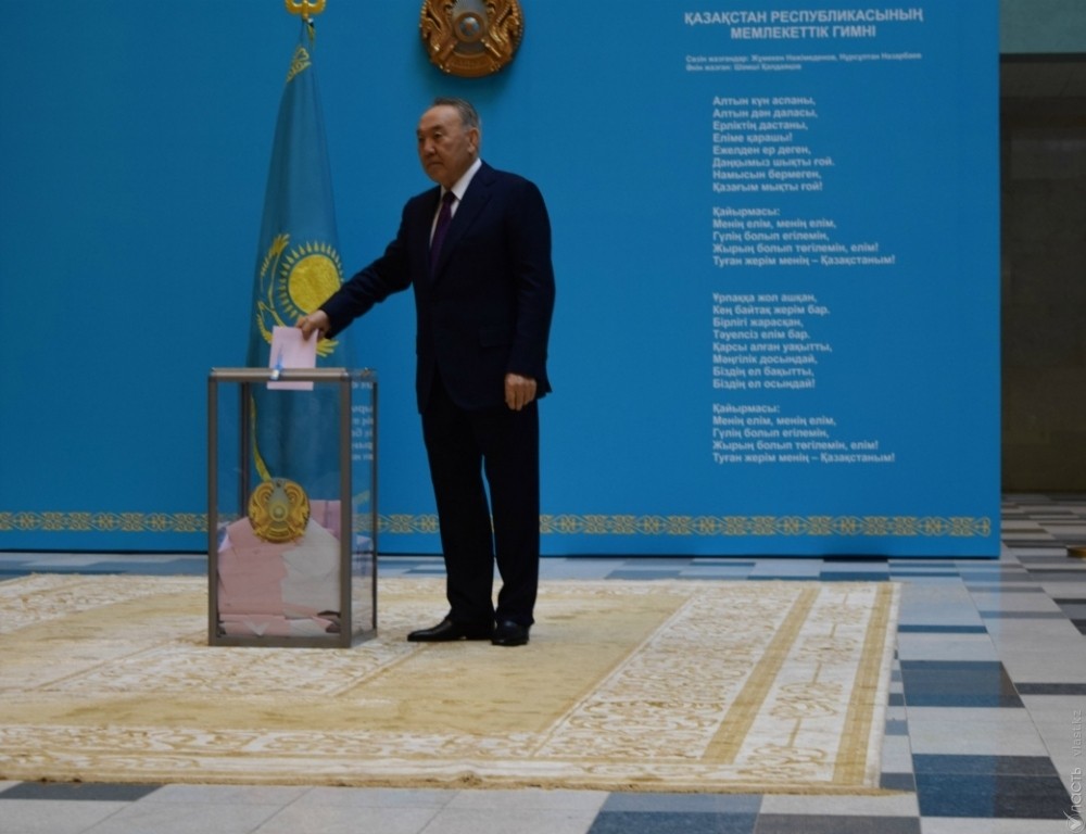 Президент Казахстана проголосовал на выборах в мажилис 