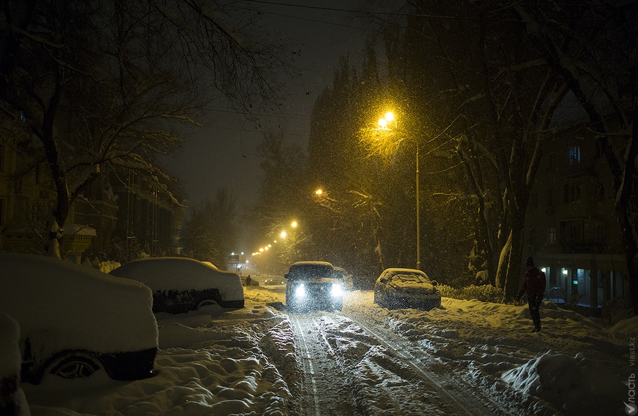 ​В уборке снега в Алматы задействовано более 9 тыс. человек - акимат