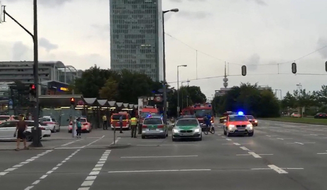 Несколько человек убито и ранено при стрельбе в торговом центре в Мюнхене 