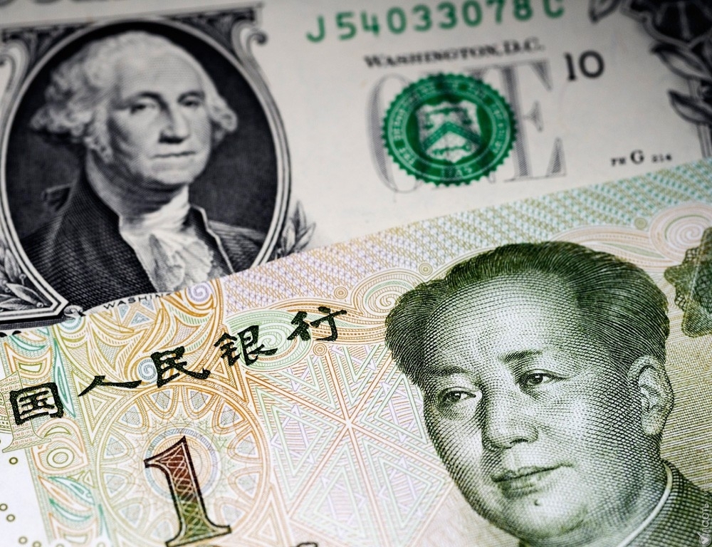 Курс юаня к доллару обновил минимум с мая 2011 года