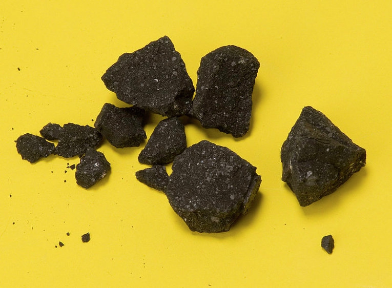 2,5 тонны метеоритных обломков найдены в доме в Аргентине