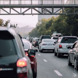 Подавать заявку на водительские права казахстанцы могут через мобильное приложение ЦОН