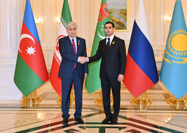 Лидеры Казахстана и Туркменистана надеются, что прикаспийский саммит определит новые направления сотрудничества
