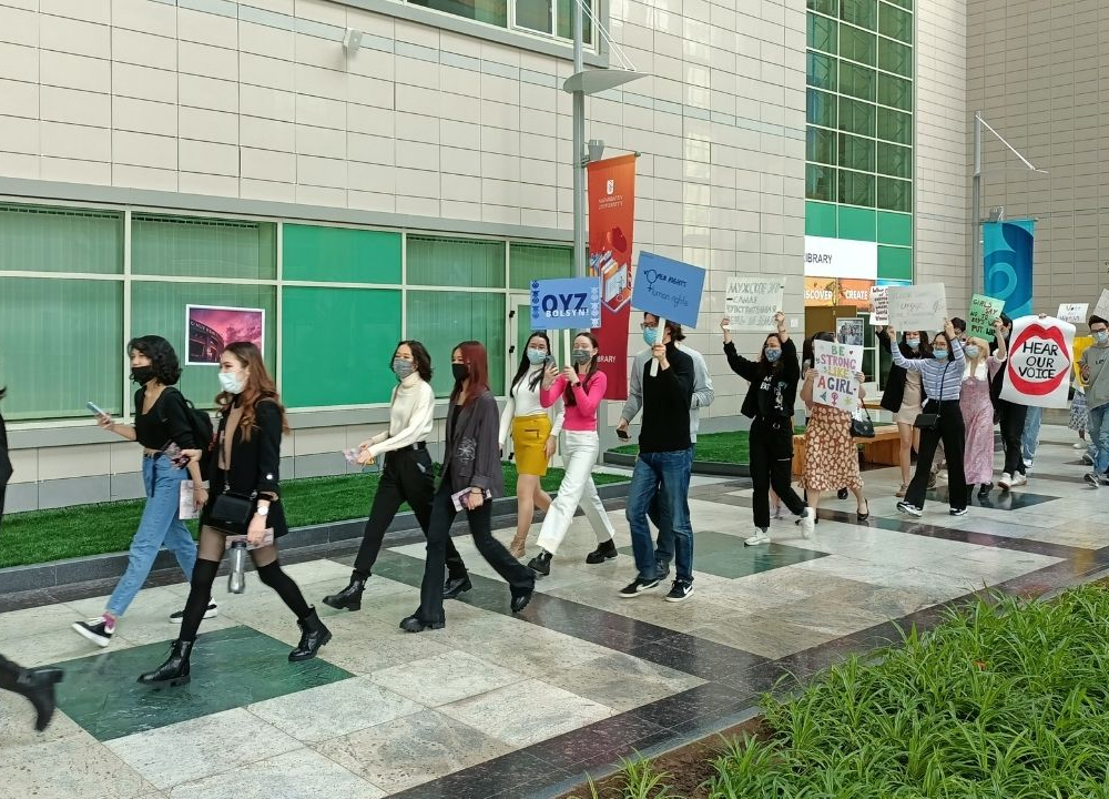 Студентам Назарбаев Университета запретили марш на 8 Марта