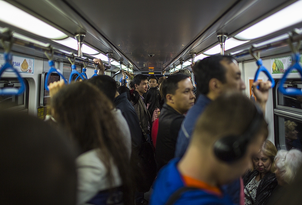 В честь Всемирного дня пожилого человека проезд в алматинском метро для пенсионеров будет бесплатным