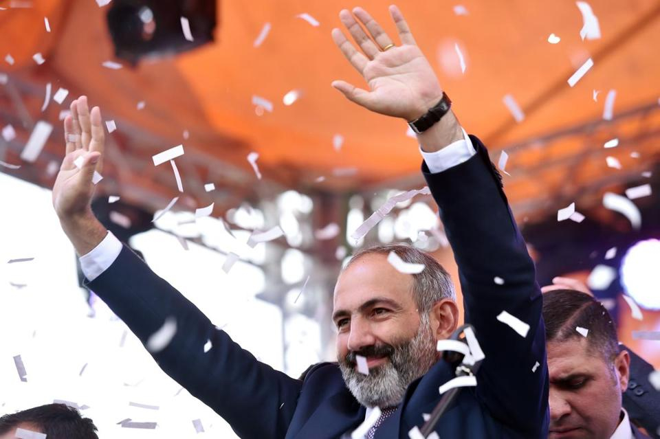 «Во имя народа». В Армении развернулась короткая агитационная кампания 