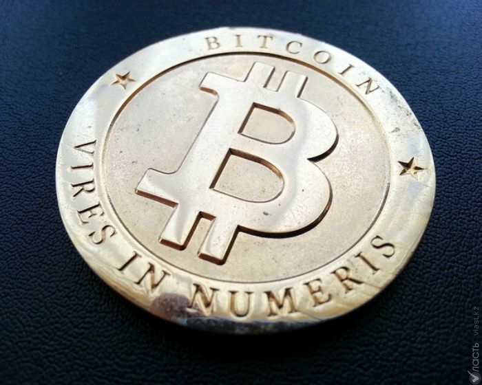 Регуляторы и хакеры снова проверяют bitcoin на прочность