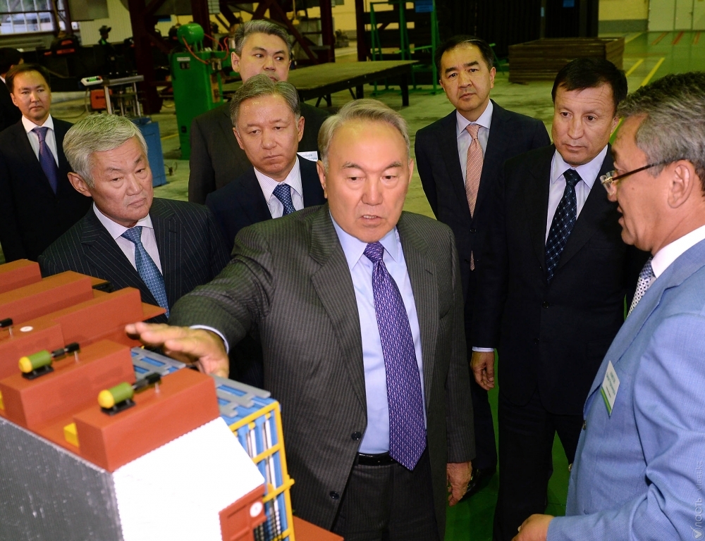 Назарбаев побывал на заводе нефтяного оборудования в Актобе