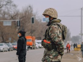 Полторы тысячи полицейских и военных контролируют жесткий карантин в Алматы  