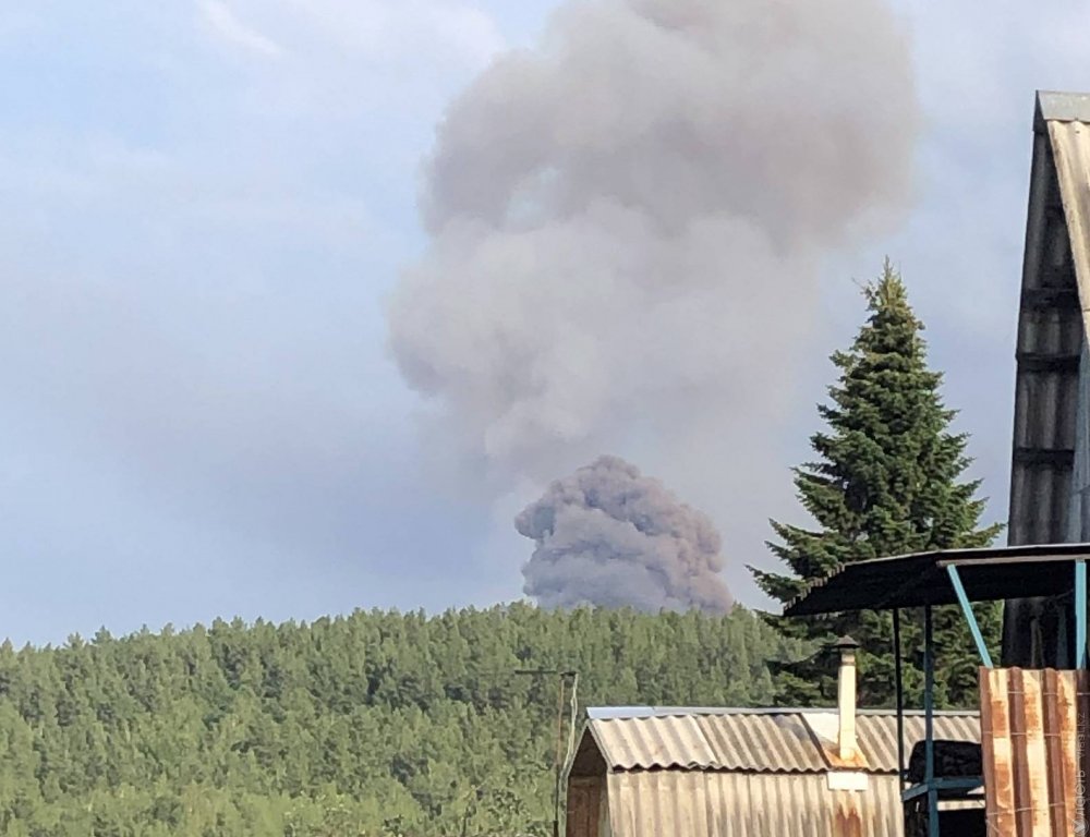 Из-за взрывов на военном складе в Красноярском крае население эвакуируют в радиусе 20 км 