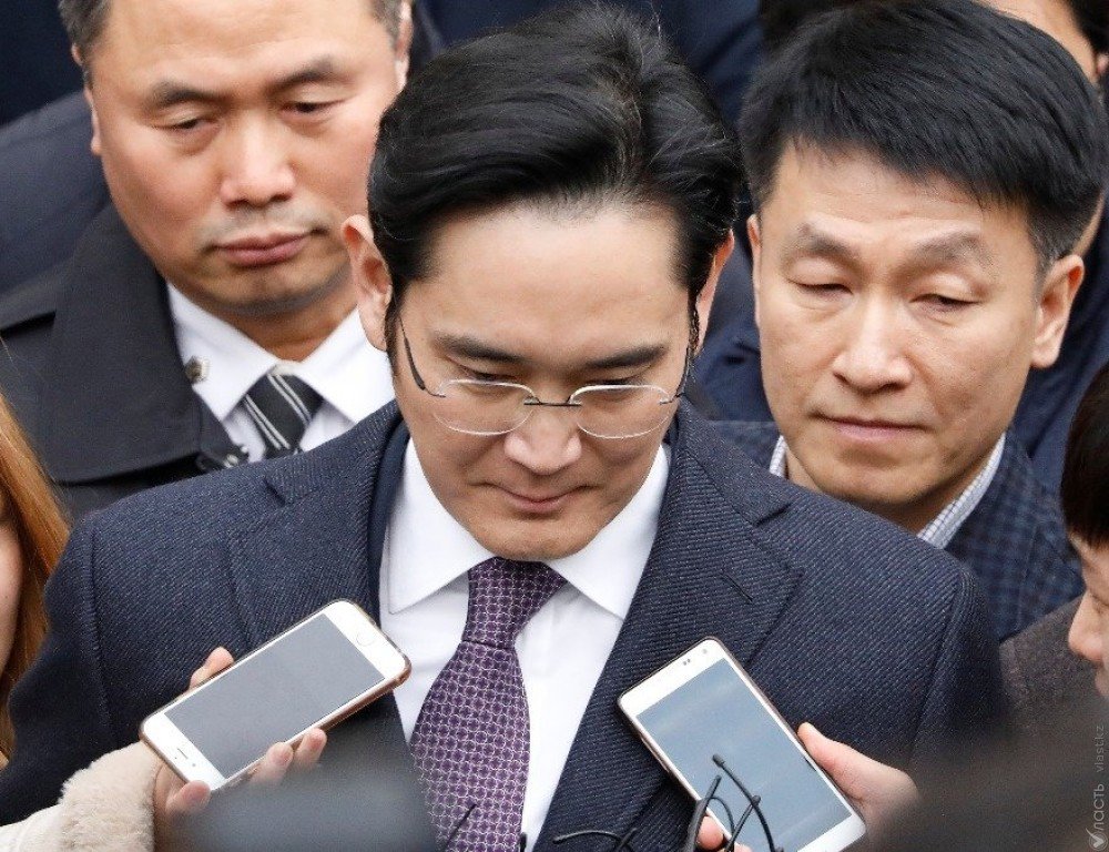 Руководитель Samsung приговорен к 5 годам тюрьмы