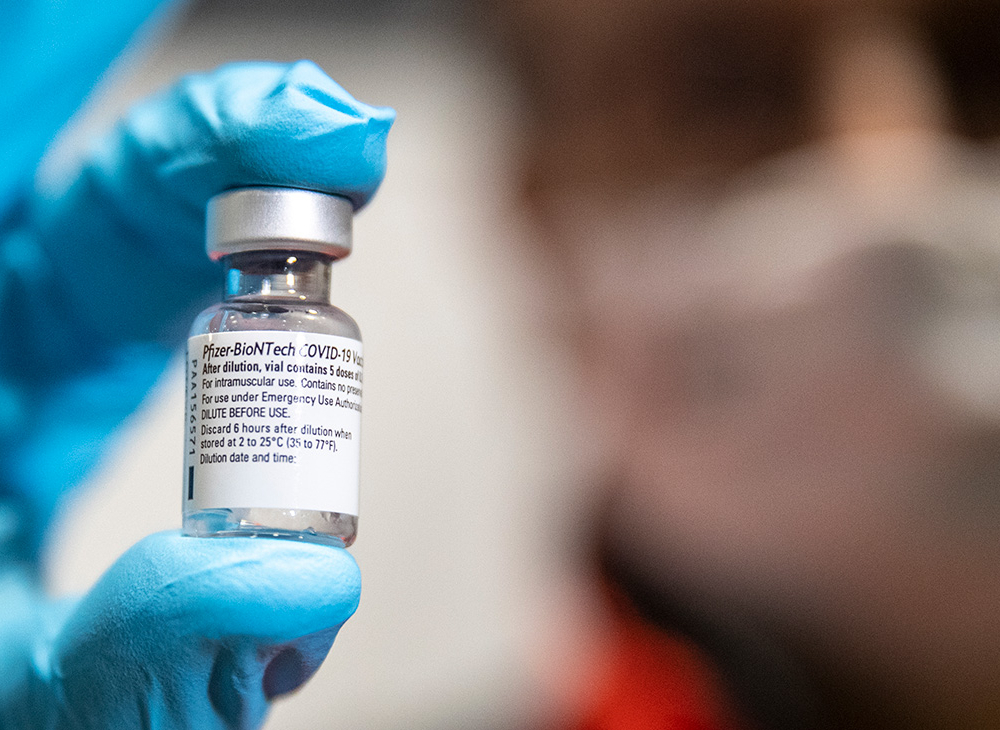 Минздрав не планирует снова делать вакцину Pfizer доступной для всех казахстанцев 