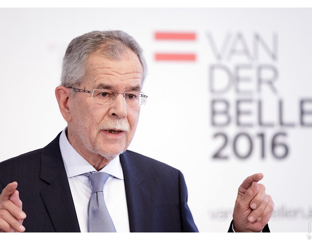 Умеренный политик победил ультраправого соперника на президентских выборах в Австрии 