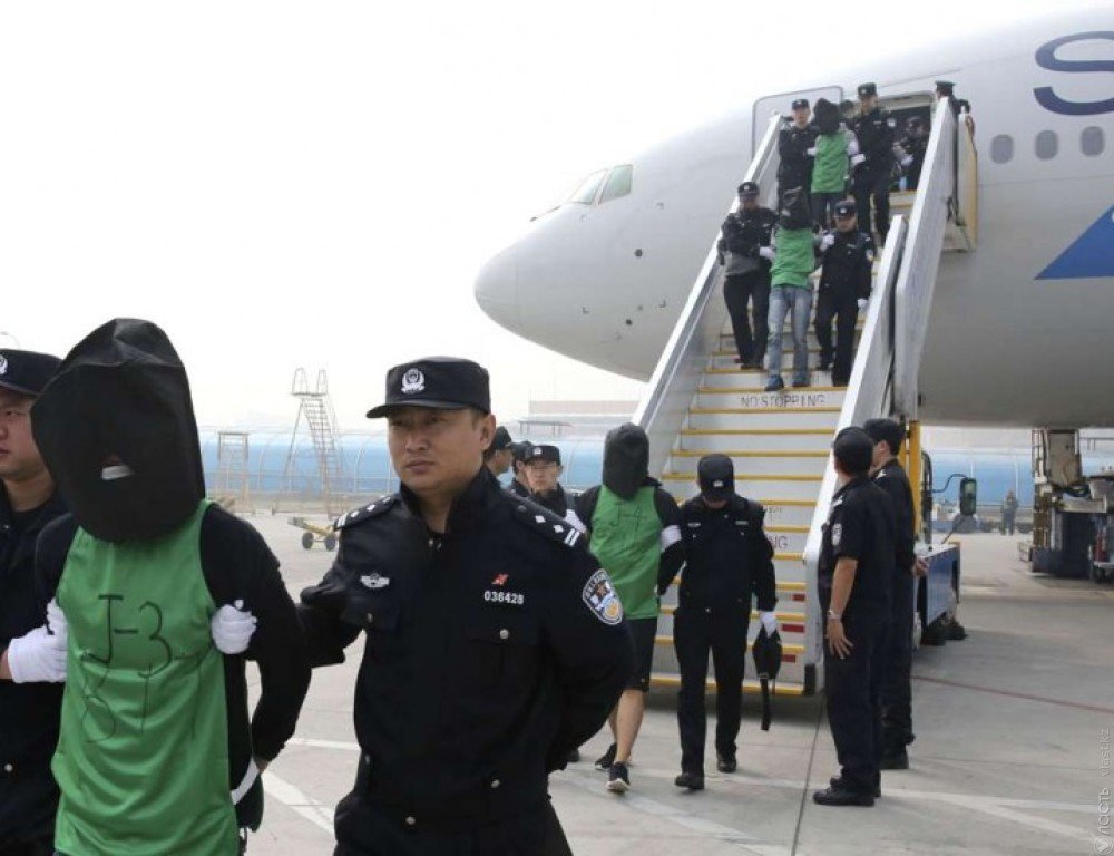 ​Китай экстрадирует в Казахстан трёх осуждённых граждан