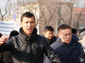 В Алматы полиция задержала активиста Демпартии Абзала Достиярова