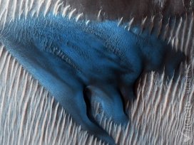 NASA опубликовало фото голубых дюн на Марсе