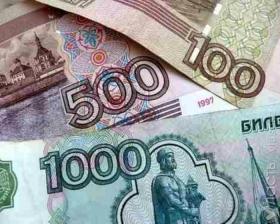 Рубль стремительно падает: доллар - 80 рублей, евро - 100 рублей