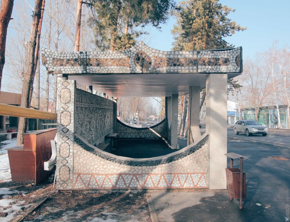 Акимат Алматы рассмотрит вопрос сноса остановок советского периода