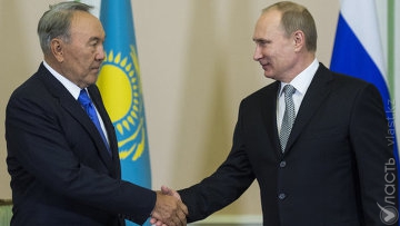 Путин поздравил Назарбаева с днем рождения
