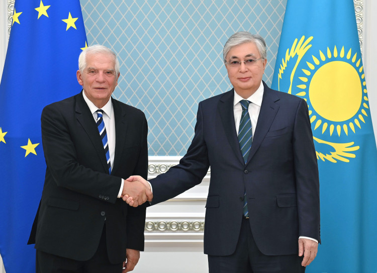 Токаев и Боррель обсудили укрепление экономических связей между Казахстаном и ЕС