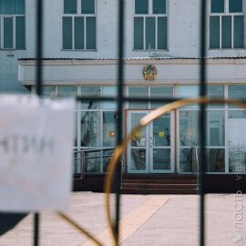 Имена казахстанцев, нарушающих режим самоизоляции, будут публиковать в СМИ, решило правительство 