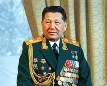 Адильбек Джаксыбеков выразил соболезнования по поводу кончины первого министра обороны Казахстана