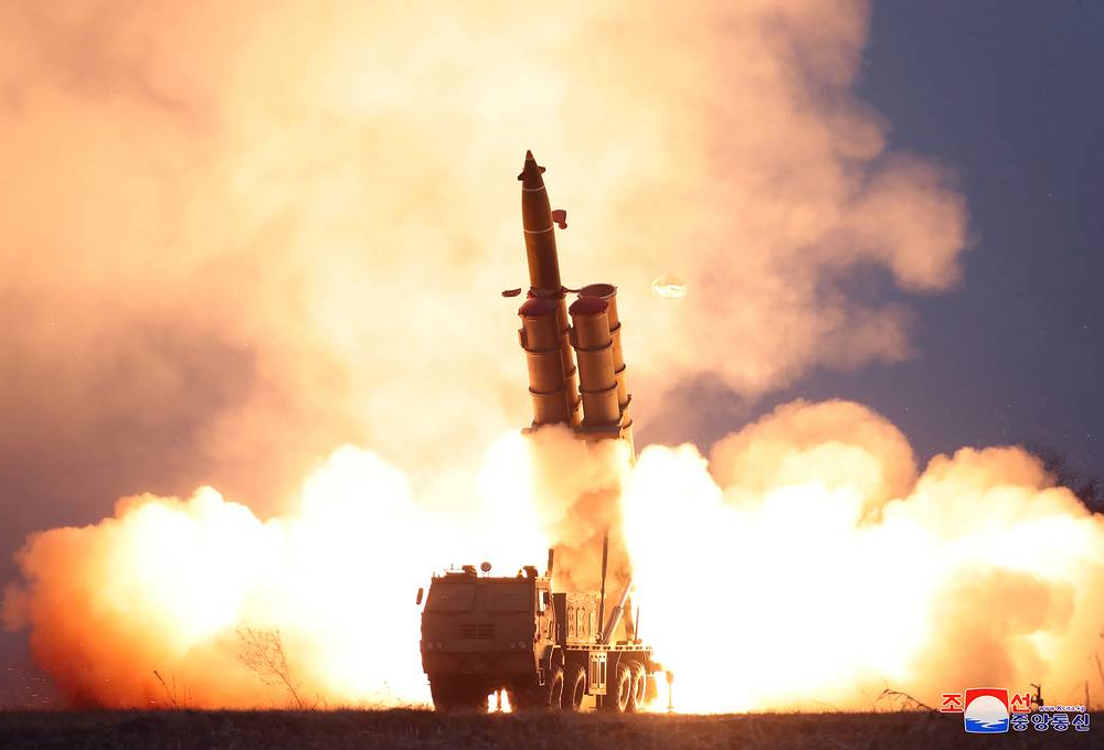 КНДР испытала многоцелевую ракетную установку