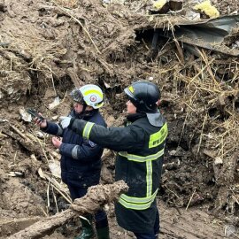 В селе Бесагаш Алматинской области произошел сход грунта на территории двух домов