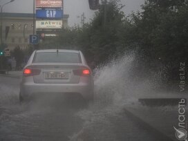 Сильный дождь и ветер ожидаются в Алматы 